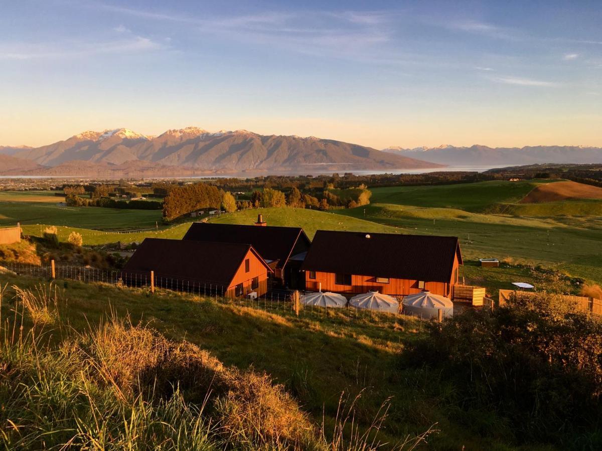 테아나우 Fiordland Eco-Retreat -- Panoramic Views -- Hot Tub 빌라 외부 사진