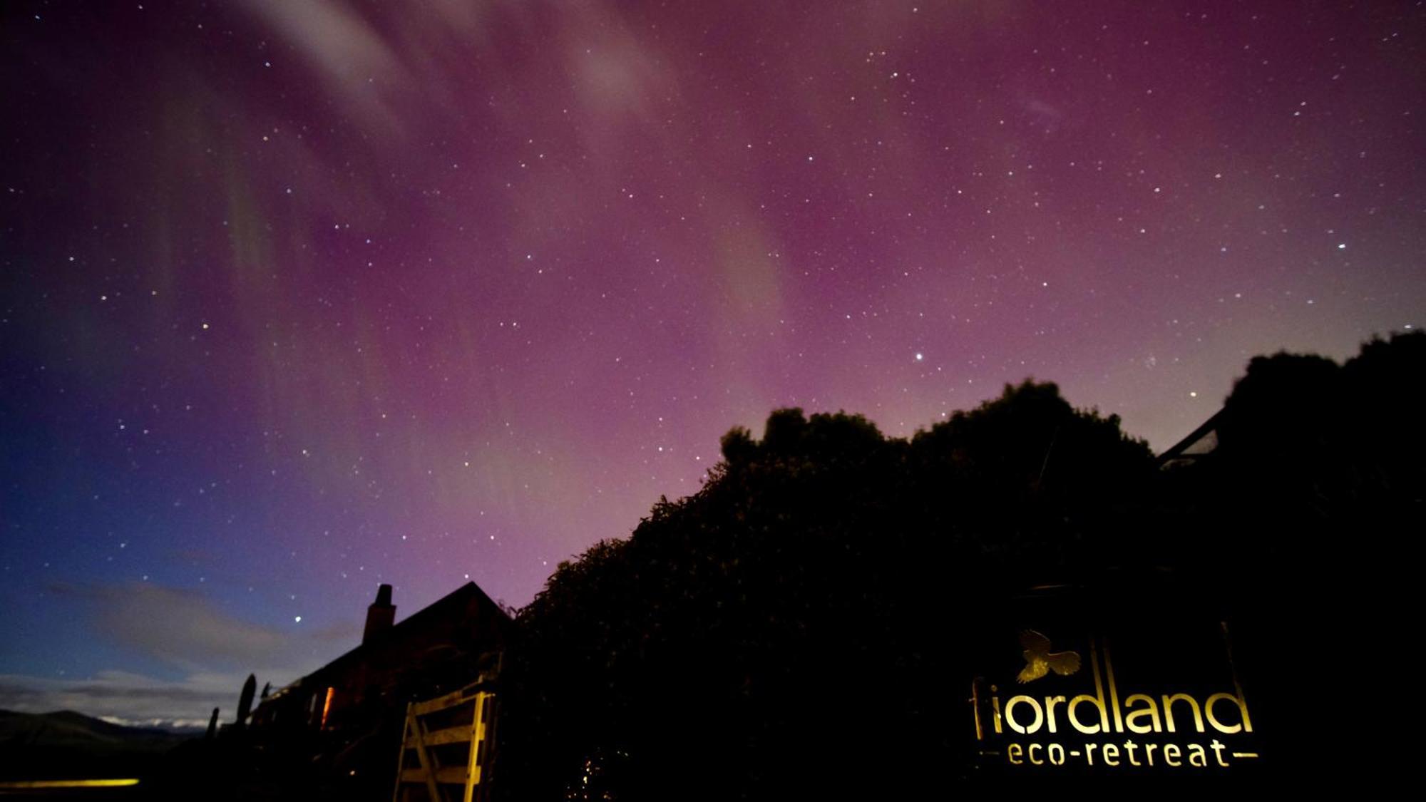 테아나우 Fiordland Eco-Retreat -- Panoramic Views -- Hot Tub 빌라 외부 사진
